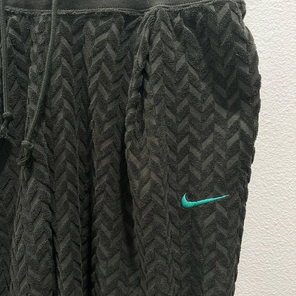 Nike Women's Sportswear Everyday Modern High Rise Joggers Sequoia olive green L